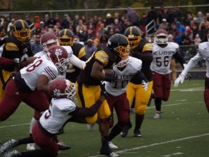 Martell Pettaway busting through defenders