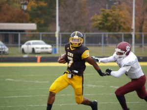 Armani Posey hitting the corner